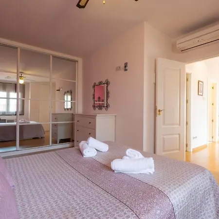 Center Apartment *