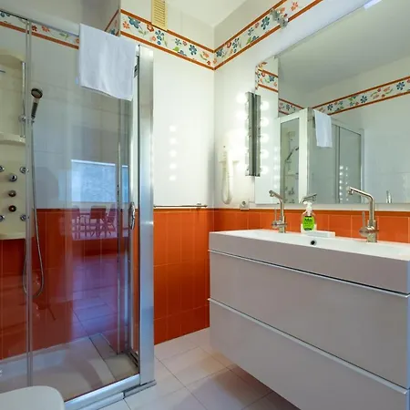 Center Apartment *